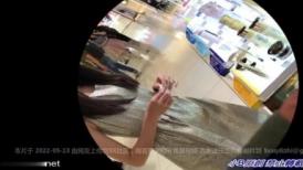 TW 抄底化妆品卖场做活动的极品美女模特