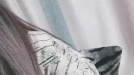 气质长发美女和炮友操逼，69姿势深喉口交，美腿白丝袜镜头前抽插，一下下猛顶，叫的大声很好听