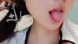 有感觉的少妇露脸迷人伺候小哥啪啪，深喉口交让小哥撅着屁股给她舔菊花真骚奶子蹭鸡巴