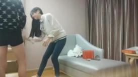 返场极品外围女神，2800现金手中拿，女神乐开花，骚穴菊花