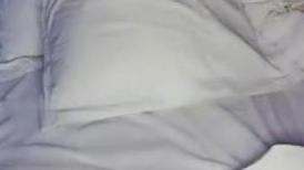 小妞很嫩叫的很骚，全程露脸旁边还有好姐妹，主题酒店陪狼友激情嗨皮，各种抠逼把骚穴弄的水好多，呻吟可射