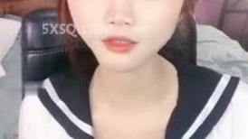 【卡哇伊03年娇小萝莉】和男友激情操逼，情趣制服一脸呆萌，扶着屌吸吮，骑上来抱着屁股操，爽的直浪叫