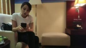 流水线约外围  前脚刚走  另一个已到楼下  肤白貌美  饱满胸部 极品尤物脱光干一炮