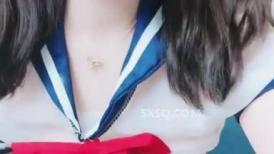 第一无毛白虎18卡哇伊萌妹  学生制服双马尾  假屌爆插极品粉穴  浴室坐在地上自慰  用水冲洗逼逼  掰开小穴特写