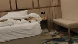 800约个试水，肌肉猛男抱起来操，扶腰后入，激情大力猛顶