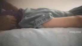 【女子保健】，真实偷拍，28岁良家，极品名器，白虎一线天，嫩穴水汪汪太美了B
