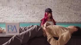 懦弱小伙被打伤 召唤美女船长用身体来疗伤 徐夜夜