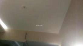 百分百让你眼前一亮，刚出社会的小美女 如此纯情的妹子也下海了，小哥耗尽力气气喘吁吁地，妹子还是很配合，年轻的身材很紧致