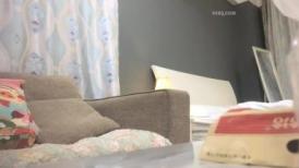 专门喜欢搞熟女，撩起裙子一顿摸，骚女还挺享受，双腿肩上扛猛怼，翘起屁股扶着JB深插，啊啊浪叫