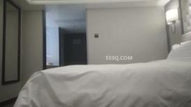 【老马车行】短发骚女返场，3P经典名场面，情趣内衣黑丝，插穴口交，轮番上阵
