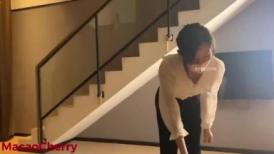 漂亮女儿找金主爸爸玩制服诱惑 哇靠这怎么受得了