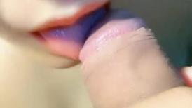 顶级大肥臀极品骚女！第一视角求操，左右摇摆扭动，主动套弄大屌，一下下撞击，这屁股太诱人了