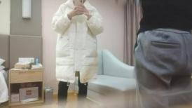 外围女神周末来袭  甜美苗条又听话  这大屌实在太恐怖  强烈要求加润滑油才让干 精彩香艳