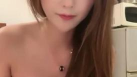 近期下海网红御姐，浴室洗澡湿身，揉捏两个大奶子，S型身材翘臀摆弄，掰开多毛小穴，小洞紧致
