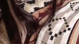 国产女优颜值超正，性感可爱又年轻，浴室像母狗一样尿尿，床上穿上性感的黑丝让小哥玩弄骚穴，看了秒硬刺激