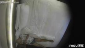 21乐橙酒店摄像头偷拍几对男女开房光头佬和情人啪啪(2)