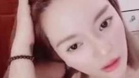 甜美可人微胖女神露脸大黑牛自慰刺激骚穴，阴蒂表情诱人的很 逼逼水潞潞的超粉嫩