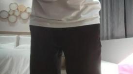 高端极品，甜美型大奶小姐姐，埋头吸吮大屌，后入大屁股，脸对着镜头