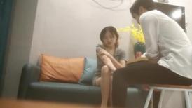 00后小姐姐，一双美腿又细又长，粉穴美乳，女上位嘶吼震天必看