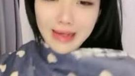 校园女神--诺宝无敌❤️不要对我打飞机哈哈哈哈，说得真搞笑，你又美又骚，肉棒自慰高潮到瘫痪，谁能忍得住！