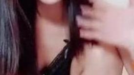 小巧玲珑的居家少女：玩得可真嗨，屄屄大肉棒伺候，菊花灌肠喷奶，几番高潮弄得水帘洞淫水湿哒哒！