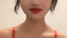 颜值区转黄播极品美女，性感红色透视装，D罩杯顶级美乳，半脱下内裤露美臀，揉捏奶子超级柔软