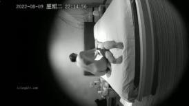 最新流出酒店偷拍 会所女技师给几个嫖客提供各种按摩打飞机啪啪性服务