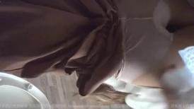 公司安排旅游,和两位美女一组,我负责帮她们拎包 作为回报,她们献出了她们美丽的小穴,附当天旅游照同款服装