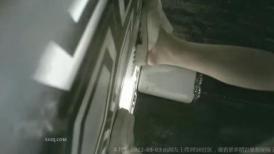 酒吧女厕多角度偷拍 大长腿美女的小嫩鲍