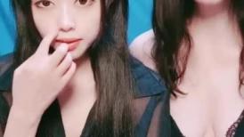 一龙二凤巨乳姐妹花！双女舌吻摸奶！一起舔屌爽翻，骑脸舔逼口交，骑乘位打桩机，两女轮流操