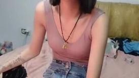 【极品大骚逼】，180cm的长腿妹妹，00后，纯欲天花板，这次还带了个小姐妹，粉嘟嘟肉体被干得高潮阵阵