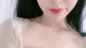 言妹妹超清秀的大美女粉粉嫩嫩 小葡萄 穿着白色的情趣内衣 太美了 石榴裙下做鬼也风流