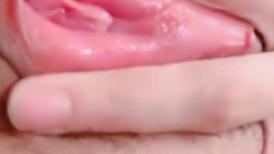 乖巧甜美邻家妹妹！白嫩奶子极品肥穴！掰穴特写超紧致，刚买的跳蛋塞入，手指扣弄非常诱惑