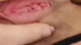 大奶黑丝宝贝露脸激情大秀直播，性感的大奶子揉捏玩弄，听狼友指挥舔弄假鸡巴都流口水，特写逼逼撅屁股尿尿