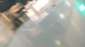 几乎赤裸蓝筒裙妹子-神级大师4K设备地铁过街天桥贴身极限CD全是极品小姐姐