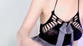【挖井喷水】爆乳网红小姐姐 网袜美腿玻璃棒插穴 假屌骑乘套弄 猛捅骚逼浪叫呻吟不断
