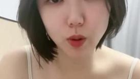大奶少妇露脸展示，这奶子可以玩一年吗，按摩棒自慰骚穴特写给狼友看，看逼逼流淫水大屁股，精彩不要错过