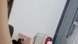 清纯不化妆的女孩、耐看越看越有味道，吃鸡 无套上位，极品哇 原版无水！