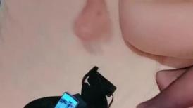 迷人的少妇露脸性感的丝袜高跟尤物，白虎性感逼逼深喉大鸡巴，让大哥无套爆草射逼上自己抹精液吃好骚别错过