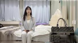 酒店高端约炮极品爆乳居然没看上换了个身材苗条的清纯学妹各种姿势抱起爆插