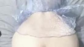 云南昆明已婚少妇，新开发的大奶人妻，胯下吃鸡干呕，曝光人妻真实的闷骚本性，外表憨厚竟然也约炮不断，对白有料！