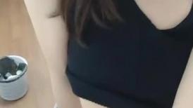 【七七爱吃饭】最近新下海 极品女神 清纯湖南妹子 魔鬼身材引得土豪纷纷刷礼物