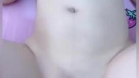 极品眼镜妹泄密视频流出，粉粉的小穴 湿漉漉还蛮好玩，手撸肉棒，坐骑顶到她最深处！
