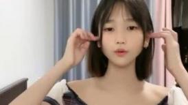 清纯系天花板美少女！小尺度诱惑！透视装奶子若隐若现，揉捏白嫩奶子，表情超级诱人