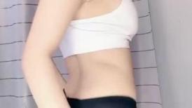 气质面罩网红女神！爆乳美臀身材超棒！深喉舔屌灵活小舌头，黑丝大屁股骑乘位，主动套弄大屌