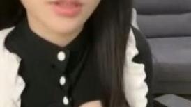 绝对极品！女仆装爆乳小萝莉！露出奶子揉捏，白丝袜极品美腿，无毛肥唇嫩穴，掰开菊花特写