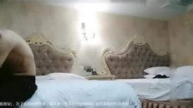 年轻嫩嫩小姐姐就是会玩，超短裙不过瘾脱光光换上情趣透视装白皙肉体勾的鸡巴立马硬邦邦插入做爱【水印】