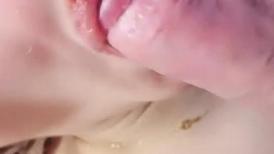极品肥臀骚女！大战16CM长屌炮友！灵活小舌头舔屌，骑乘位套弄深插，多是白浆插完小穴插菊花