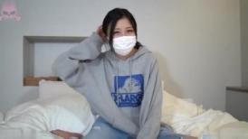 FC2 3107006 【無修正】18歳の初撮り！人生初中出し！深夜の繁華街で終電逃し途方に暮れる地方娘を保護して無許可種付け♡