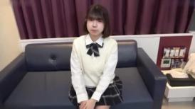 FC2 3106927 アイドル志望の10代学生。色白スレンダーの発育中マンコはまだ未使用なのに愛液たっぷり。「生で挿れるのこわいよ…」お構いなく途中こっそりゴム外して大量顔射。